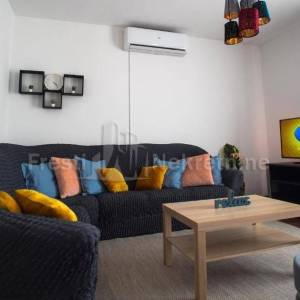 ZADAR- JAZINE- ATRAKTIVAN STAN 86m2 S OKUĆNICOM 141m2, TOP LOKACIJA!