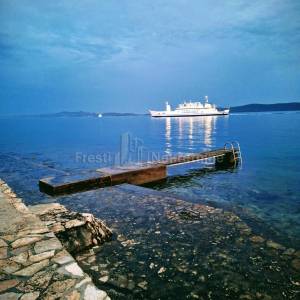 ZADAR- JAZINE- ATRAKTIVAN STAN 86m2 S OKUĆNICOM 141m2, TOP LOKACIJA!