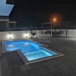 Zadar, Otok Vir, moderna samostojeća kuća s bazenom