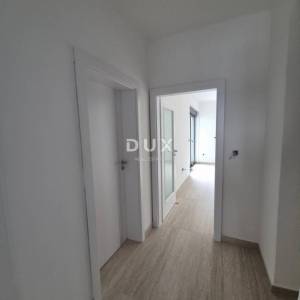 ZADAR, PAKOŠTANE - POGLED! Moderan stan 100 m od mora!