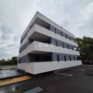 ZADAR, PAKOŠTANE - POGLED! Moderan stan 100 m od mora!