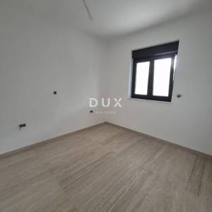 ZADAR, PAKOŠTANE - POGLED! Moderan stan 100 m od mora!