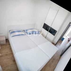 ZADAR, PAKOŠTANE - PRILIKA! Stan s vrtom i 4 parkirna mjesta!