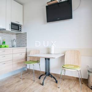 ZADAR, PAKOŠTANE - PRILIKA! Stan s vrtom i 4 parkirna mjesta!