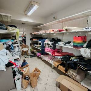 ZADAR, PETRIĆI - Poslovni prostor u prizemlju zgrade! Prilika!