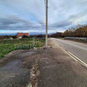 Zadar, Poljica Brig, parcela 1527m2 s legaliziranim objektom 143m2