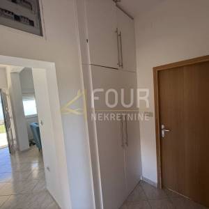 Zadar, Posedarje, samostojeća kuća, prvi red do mora !