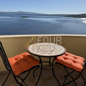 Zadar, Posedarje, samostojeća kuća, prvi red do mora !