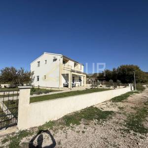 Zadar, Posedarje, samostojeća kuća, prvi red do mora !