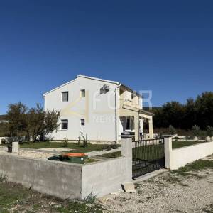 Zadar, Posedarje, samostojeća kuća, prvi red do mora !