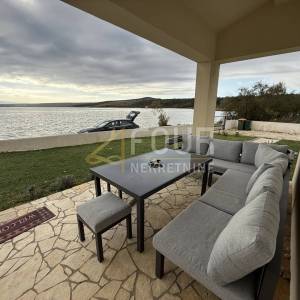 Zadar, Posedarje, samostojeća kuća, prvi red do mora !