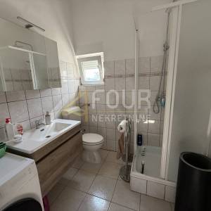 Zadar, Posedarje, samostojeća kuća, prvi red do mora !