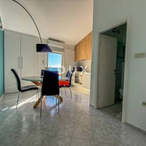 ZADAR, POSEDARJE - samostojeća kuća prvi red do Novigradskog mora s prostranim dvorištem