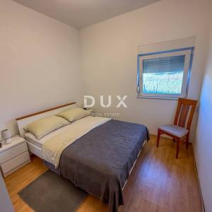 ZADAR, POSEDARJE - samostojeća kuća prvi red do Novigradskog mora s prostranim dvorištem