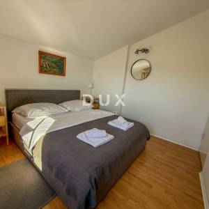 ZADAR, POSEDARJE - samostojeća kuća prvi red do Novigradskog mora s prostranim dvorištem