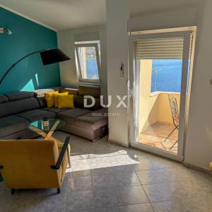 ZADAR, POSEDARJE - samostojeća kuća prvi red do Novigradskog mora s prostranim dvorištem