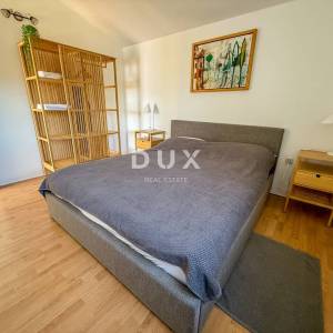 ZADAR, POSEDARJE - samostojeća kuća prvi red do Novigradskog mora s prostranim dvorištem