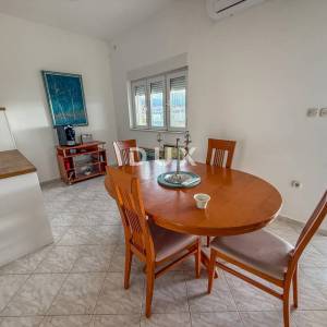 ZADAR, POSEDARJE - samostojeća kuća prvi red do Novigradskog mora s prostranim dvorištem