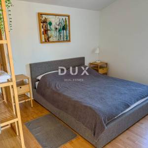 ZADAR, POSEDARJE - samostojeća kuća prvi red do Novigradskog mora s prostranim dvorištem