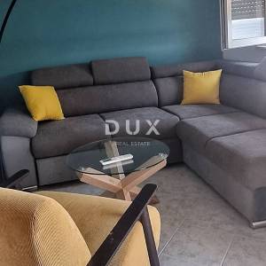 ZADAR, POSEDARJE - samostojeća kuća prvi red do Novigradskog mora s prostranim dvorištem