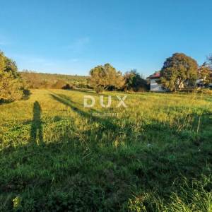 ZADAR, SUKOŠAN - Prostrano zemljište prvi red do mora!