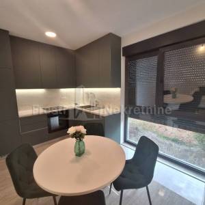 ZADAR - U BLIZINI SC VIŠNJIK, STAN 53m2, 1.kat, LUKSUZNO OPREMLJEN