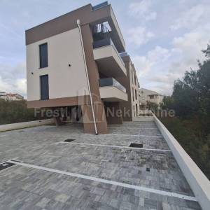 ZADAR - U BLIZINI SC VIŠNJIK, STAN 53m2, 1.kat, LUKSUZNO OPREMLJEN