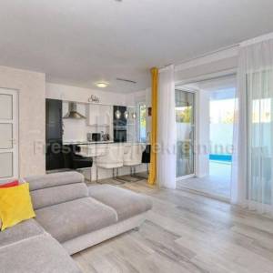 ZADAR -ZATON -LUKSUZNA VILLA 164 m2 S BAZENOM
