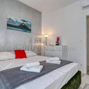 ZADAR -ZATON -LUKSUZNA VILLA 164 m2 S BAZENOM