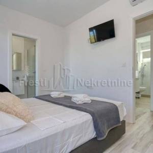 ZADAR -ZATON -LUKSUZNA VILLA 164 m2 S BAZENOM