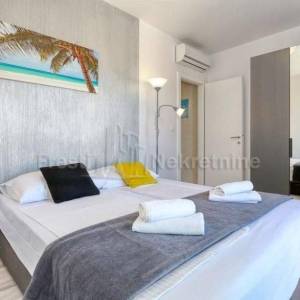 ZADAR -ZATON -LUKSUZNA VILLA 164 m2 S BAZENOM