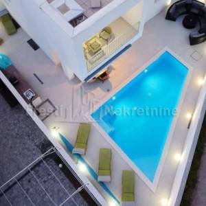 ZADAR -ZATON -LUKSUZNA VILLA 164 m2 S BAZENOM