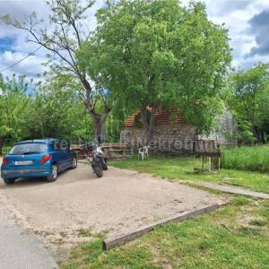 ZADAR- ZEMUNIK DONJI-ATRAKCIJA 3 KAMENE KUĆICE NA PARCELI OD 2432 M2