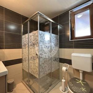 Zagorje, Pustodol, samostojeća kuća, bazen, plantaža sibirske borovnice, uporabna dozvola