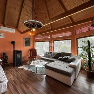 Zagorje, Pustodol, samostojeća kuća, bazen, plantaža sibirske borovnice, uporabna dozvola