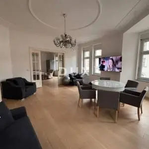 ZAGREB, CENTAR - moderan trosoban stan u strogom centru grada