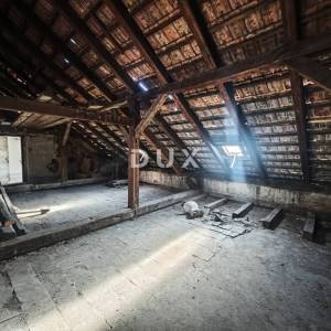 ZAGREB, CENTAR - Stan za adaptaciju u centru Zagreba