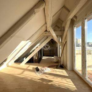 Zagreb centar, Trg bana Jelačića, dvoetažni stan, balkon, terasa