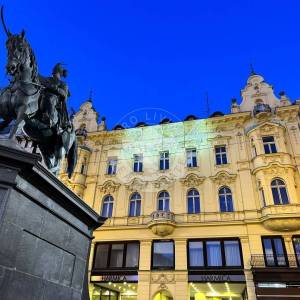 Zagreb centar, Trg bana Jelačića, dvoetažni stan, balkon, terasa