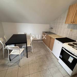 ZAGREB, DONJA DUBRAVA - dvije kuće na mirnoj lokaciji