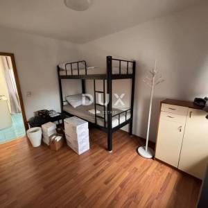 ZAGREB, DONJA DUBRAVA - dvije kuće na mirnoj lokaciji