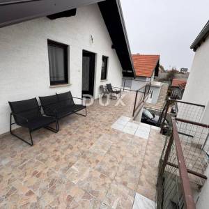 ZAGREB, DONJA DUBRAVA - dvije kuće na mirnoj lokaciji