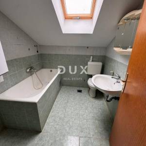 ZAGREB, DONJA DUBRAVA - dvije kuće na mirnoj lokaciji