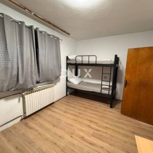 ZAGREB, DONJA DUBRAVA - dvije kuće na mirnoj lokaciji