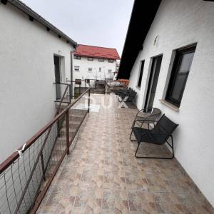 ZAGREB, DONJA DUBRAVA - dvije kuće na mirnoj lokaciji