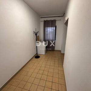 ZAGREB, DONJA DUBRAVA - dvije kuće na mirnoj lokaciji