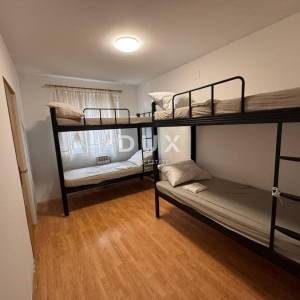 ZAGREB, DONJA DUBRAVA - dvije kuće na mirnoj lokaciji