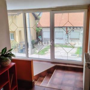 ZAGREB, DONJA DUBRAVA - Obiteljska kuća