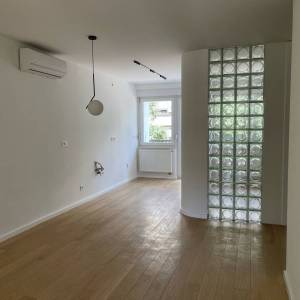 Zagreb-Donji grad,2S stan 48m2, novoadaptiran, odlična lokacija