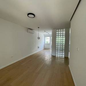 Zagreb-Donji grad,2S stan 48m2, novoadaptiran, odlična lokacija